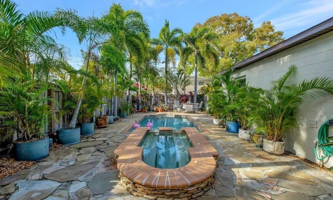 Fossil Park Casa | St Pete Hideaway w/ Pool- Pet friendly
