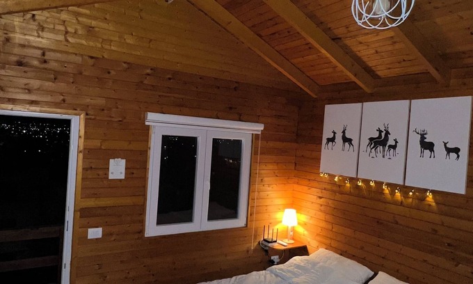 Durres Chalet De Esquí | Star Gazing Chalet-City View Getaway