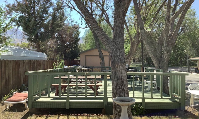 Big Pine Hotel | Starlight Motel