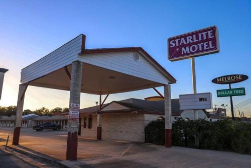 West San Antonio Hotel | Starlite Motel