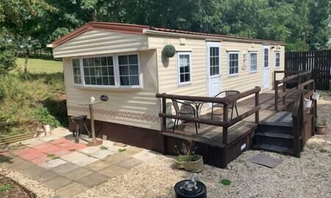 Cuddesdon Casa | Static Mobile home set in our 20 acres of farmland