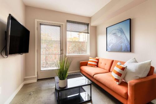 Belmont Apartamento | Stay Portland - Bright Studio Apartment - Food Carts & Local Shops