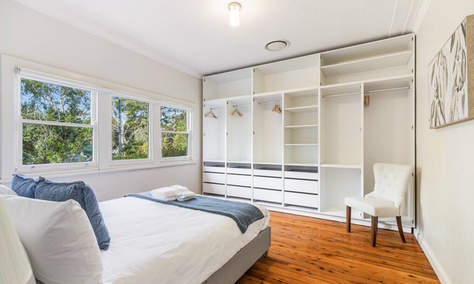 Mount Colah Casa | StayAU 4BRM Charming Modern Home in Mt Colah