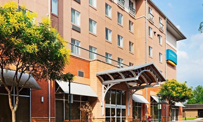 Downtown Chattanooga Hotel | Staybridge Suites Chattanooga Downtown - Convention Center by IHG