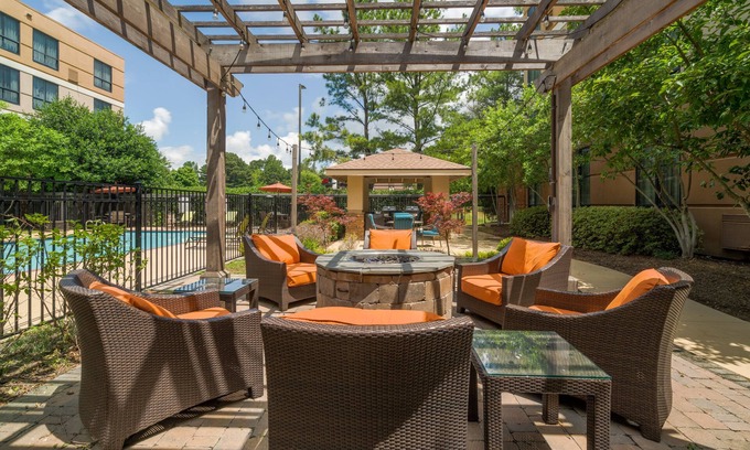 White Station Hotel | Staybridge Suites Memphis - Poplar Ave East by IHG