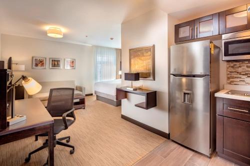 Saltillo Hotel | Staybridge Suites - Saltillo by IHG