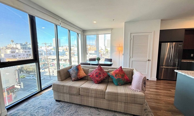 Wilshire Apartamento | StaysPro - GORGEOUS Hollywood Living Los Angeles