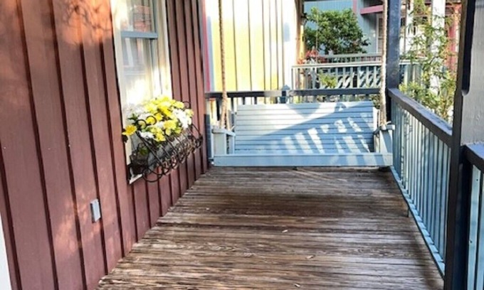 Steinhatchee Complejo | Steinhatchee Landing Resort-Lazy Daisy #37-Dog Friendly **THIRD NIGHT FREE**