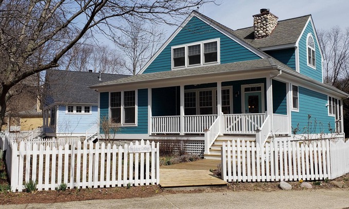 Michigan City Cabaña | Pasos para todo! The Cape Codder at Beachwalk Resort con vistas al agua