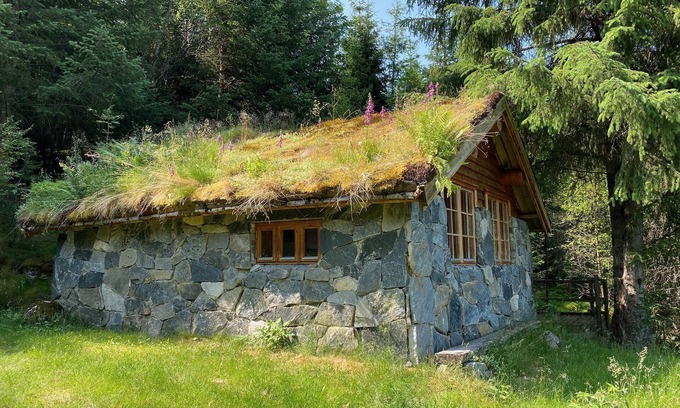 Hoyanger Cabina | Stone cabin, sleeps 2-4, with traditional grass roof. Self catering.