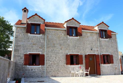 Central Dalmatia Apartamento | Stone cottage Aria
