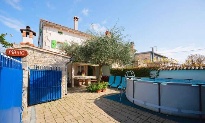 Peresiji Casa | Casa de piedra en campo Peresiji, corazón de Istria