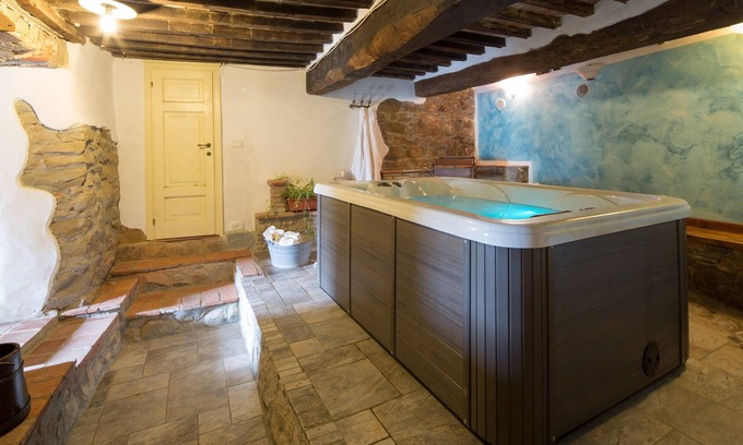 Boveglio Casa | Piedra Rustico con jardín en la antigua aldea toscana Sauna de infrarrojos Escluiva