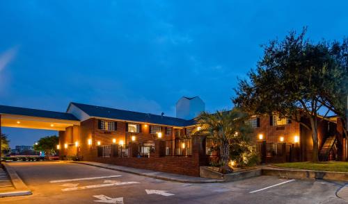 Westchase Hotel | Studio 6 Houston, TX - Westchase