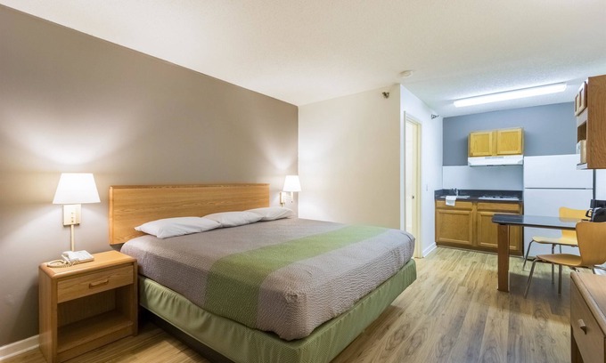 Statesboro Hotel | Studio 6 Statesboro, GA