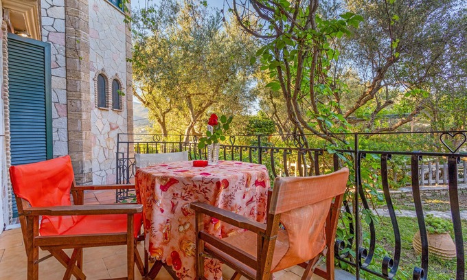 Limni Keri Apartamento | Apartamento estudio 'Castellos Bellos 2' con jardín compartido, Wi-Fi y aire acondicionado.