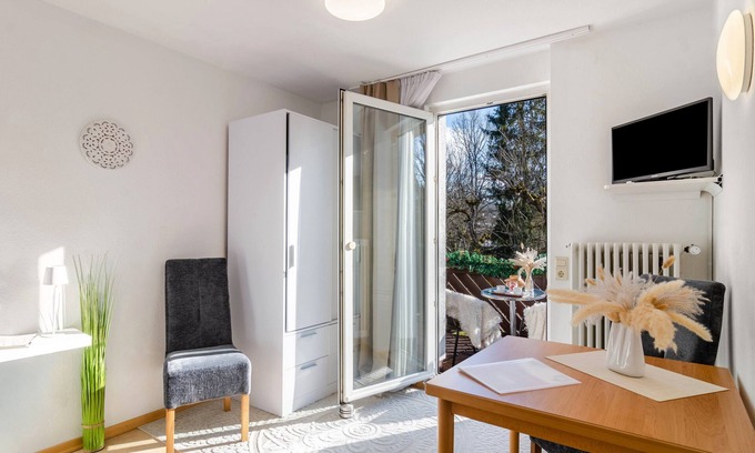 Bad Duerrheim Apartamento | Apartamento estudio 'Nr 6' con terraza compartida, jardín compartido y Wi-Fi