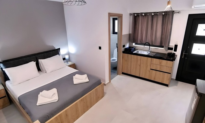 Vlicho Apartamento | Studio Apartment 'Sokol Stone House 2' with Mountain View, Wi-Fi and Air Conditioning