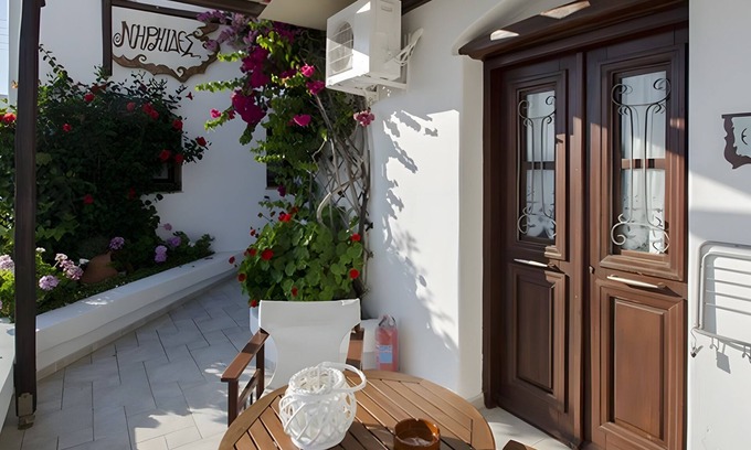 Pachena Apartamento | Estudio 'Erato' con terraza privada, Wi-Fi y aire acondicionado