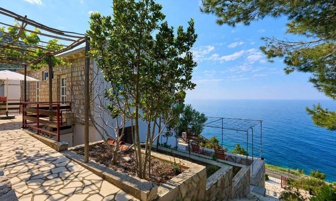 Mljet Apartamento | Studio flat with balcony and sea view Cove Sutmiholjska, Mljet (AS-22318-a)