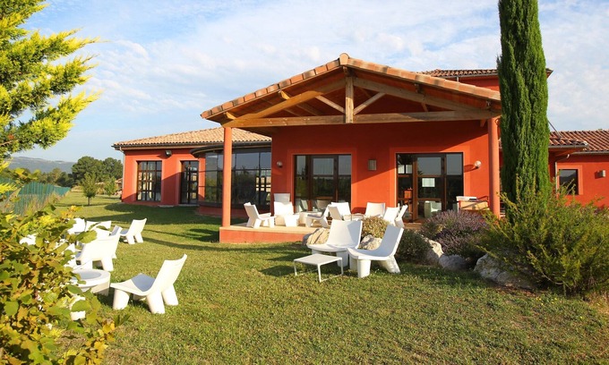 Chateauneuf-sur-Isere Apartamento | Estudio calme et spacieux | 2 piscines, sauna et divertissements!