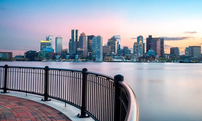 Jeffries Point Apartamento | Studio Getaway - Located minutes from the waterfront, the subway, & the airport