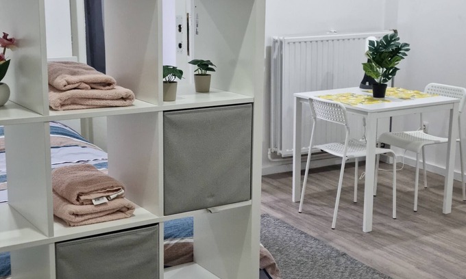 Sint-Jans-Molenbeek Apartamento | Studio moderne & lumineux