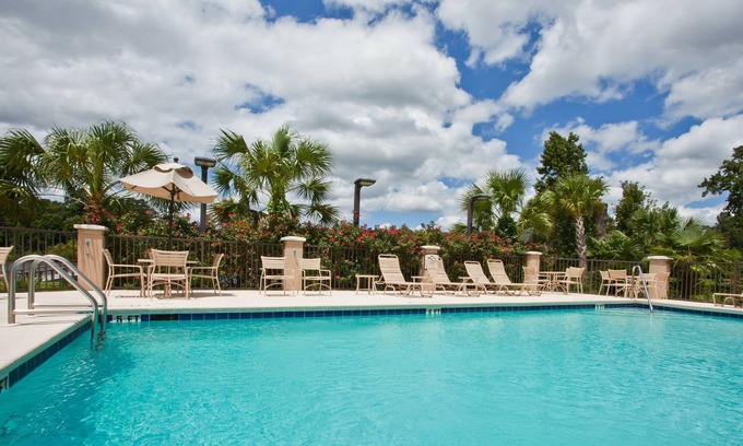 Tallahassee Apartamento | Studio Suite in Tallahassee | FREE Breakfast + On-Site Business Center