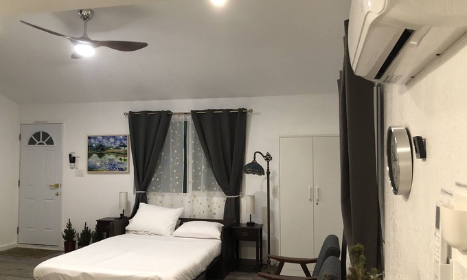 Vallejo Casa | Studio with one upper bed room