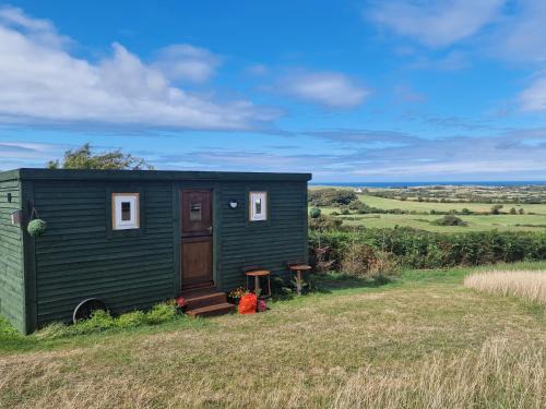Cylch-Y-Garn Casa | Stunning 1-Bed shepherd hut