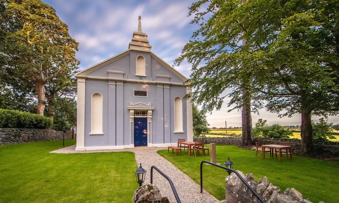 Strangford Casa | Impresionante conversión de la iglesia de 5 estrellas, Strangford, Co Down