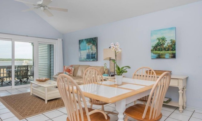 Seabrook Island Villa | STUNNING BEACHFRONT UPPER VILLA,Electric Awning over Deck,Amenity Cards INCLUDED