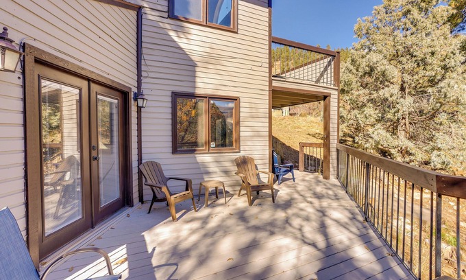 Durango - Purgatory Apartamento | Stunning Durango Retreat w/ Decks & Fireplace!