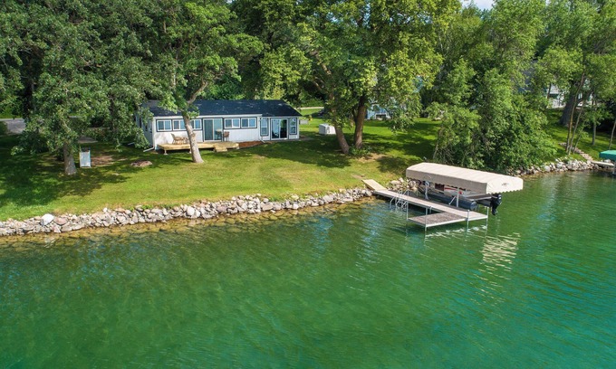 Battle Lake Cabina | Stunning Eagle Lake - Newly Renovated Cabin