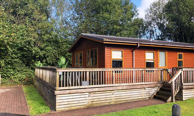 St Minver Complejo | Stunning lodge in an idyllic location, sleeps 6, parking + dogs