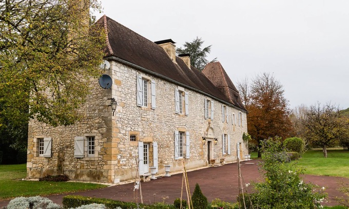 Saint-Julien-de-Lampon Casa | Impresionante mansión con piscina privada climatizada y cancha de tenis en el río Dordoña