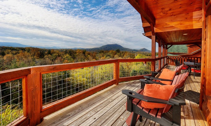 Sevierville Cabina | Increíble nueva cabina de lujo por Bob y Cleo Sargent. Impresionantes vistas panorámicas.