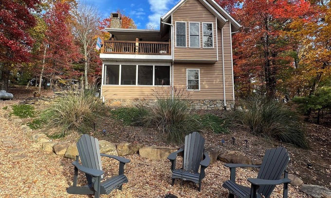 Traphill Casa | Impresionantes vistas a la montaña en un pintoresco campo de golf en la región vinícola del valle de Yadkin