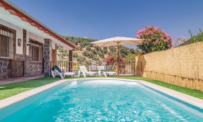 Rute Casa | Preciosa casa de vacaciones privada con WIFI, A/C, piscina privada, TV, patio y mascotas permitida