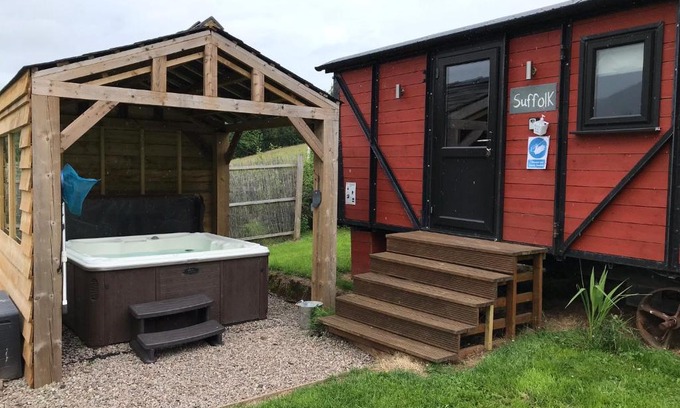 Longtown Apartamento | Stunning railway carriage with private hot tub