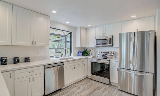 Auburn Casa | Stunning remodeled home with pool, bonus room in a great location!