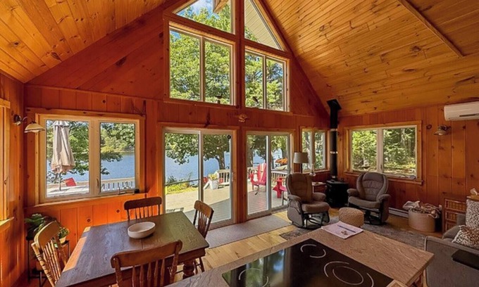 Weldford Cabaña | Stunning River View!