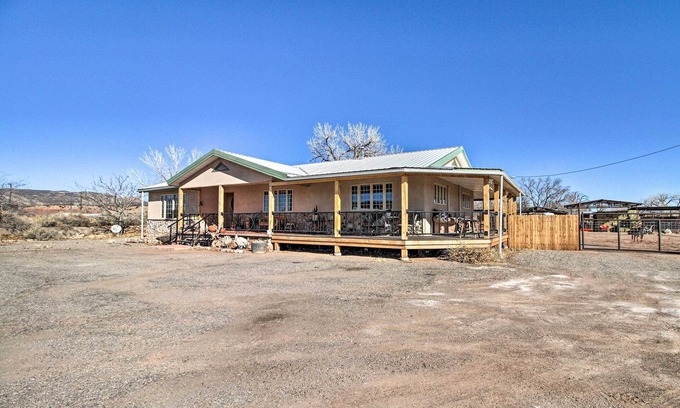 San Ysidro Casa | Stunning San Ysidro Homestead w/ Large Porch!