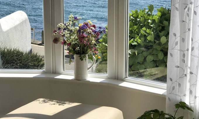 Porthleven Apartamento | Stunning sea view 2 bed apartment at Porthleven - a stone's throw from the beach