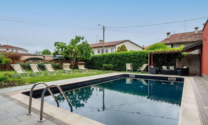 Narzole Casa | Estupenda casa de vacaciones con A/C, WIFI, piscina, TV, terraza y mascotas permitida