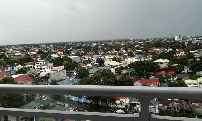 Las Pinas Apartamento | Stylish 1BR Condo SM Southmall w/ 100mbps wifi Netflix Disney +