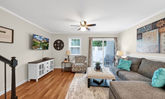 Northeast Raleigh Casa | Stylish 2-Bed townhouse