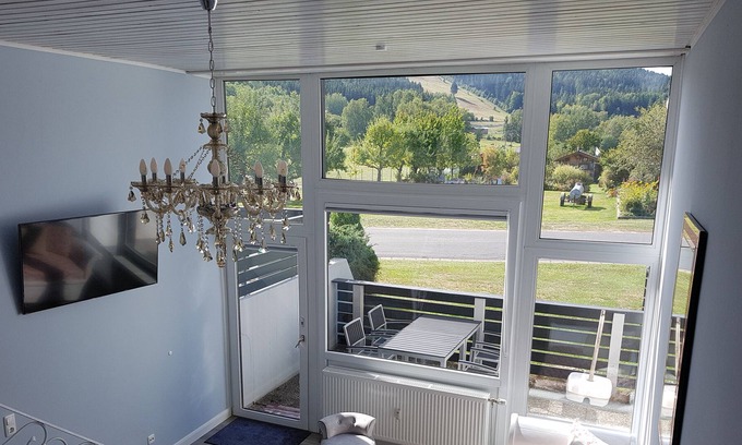 Mehlmeisel Apartamento | Elegante apartamento de 2 habitaciones para 4 personas, 70m², baño, cocina, terraza.