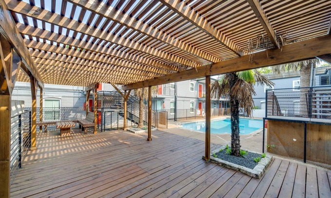 Hyde Park Apartamento | Stylish 2BR Near UT Hyde Park Evonify