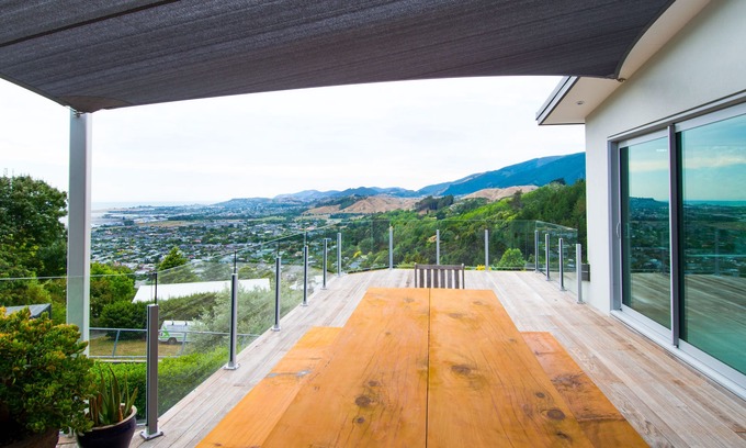 Richmond Casa | VISTAS CAPTIVADORAS enclavadas en las colinas de Richmond - Casa de vacaciones de 5 dormitorios